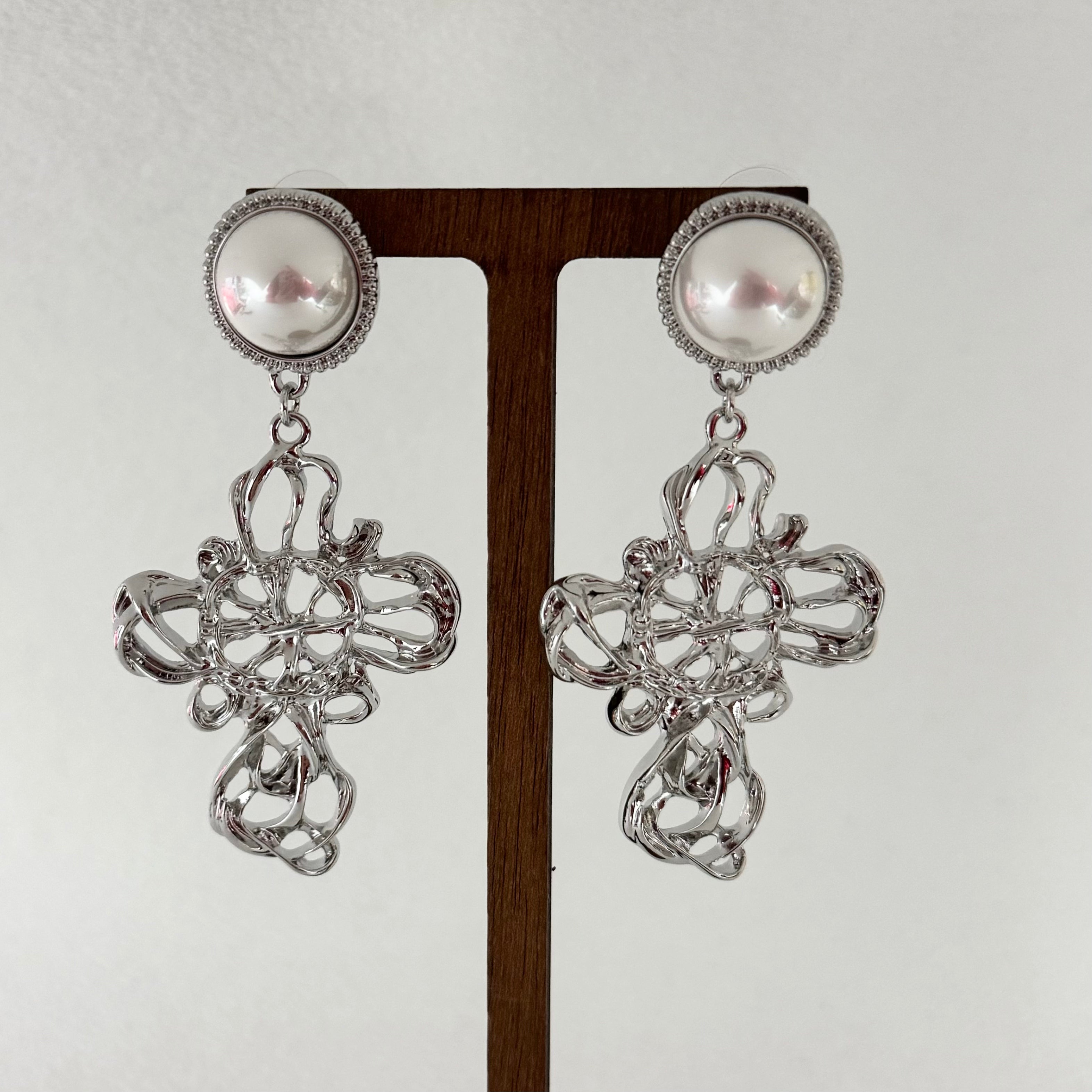 Flower Pearl Drop Earrings