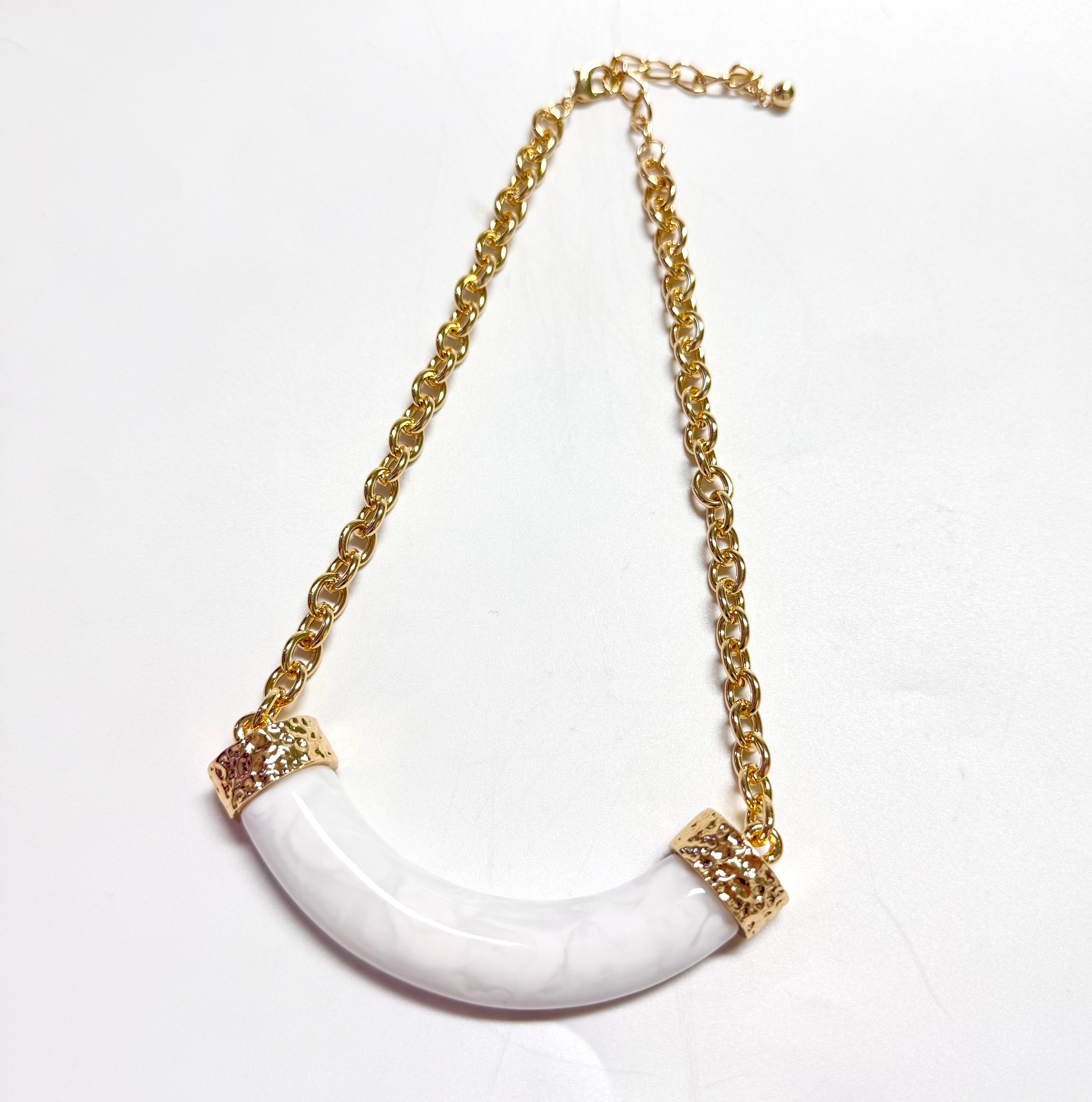 Chunky Chain Ivory Necklace