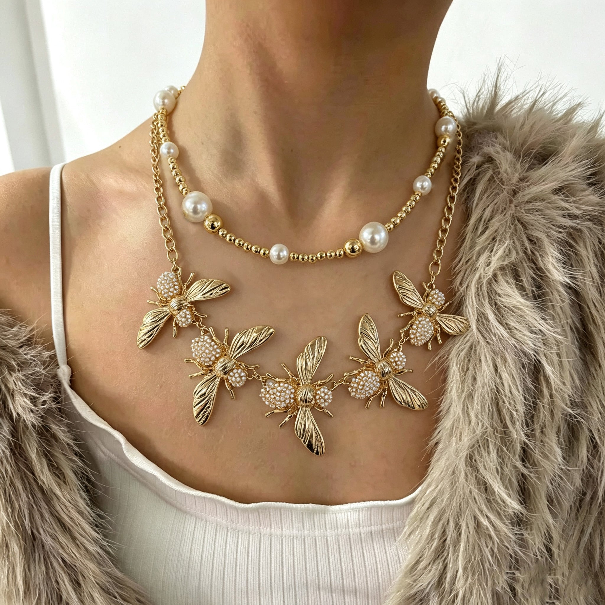 Bee Statement Pearl Necklace