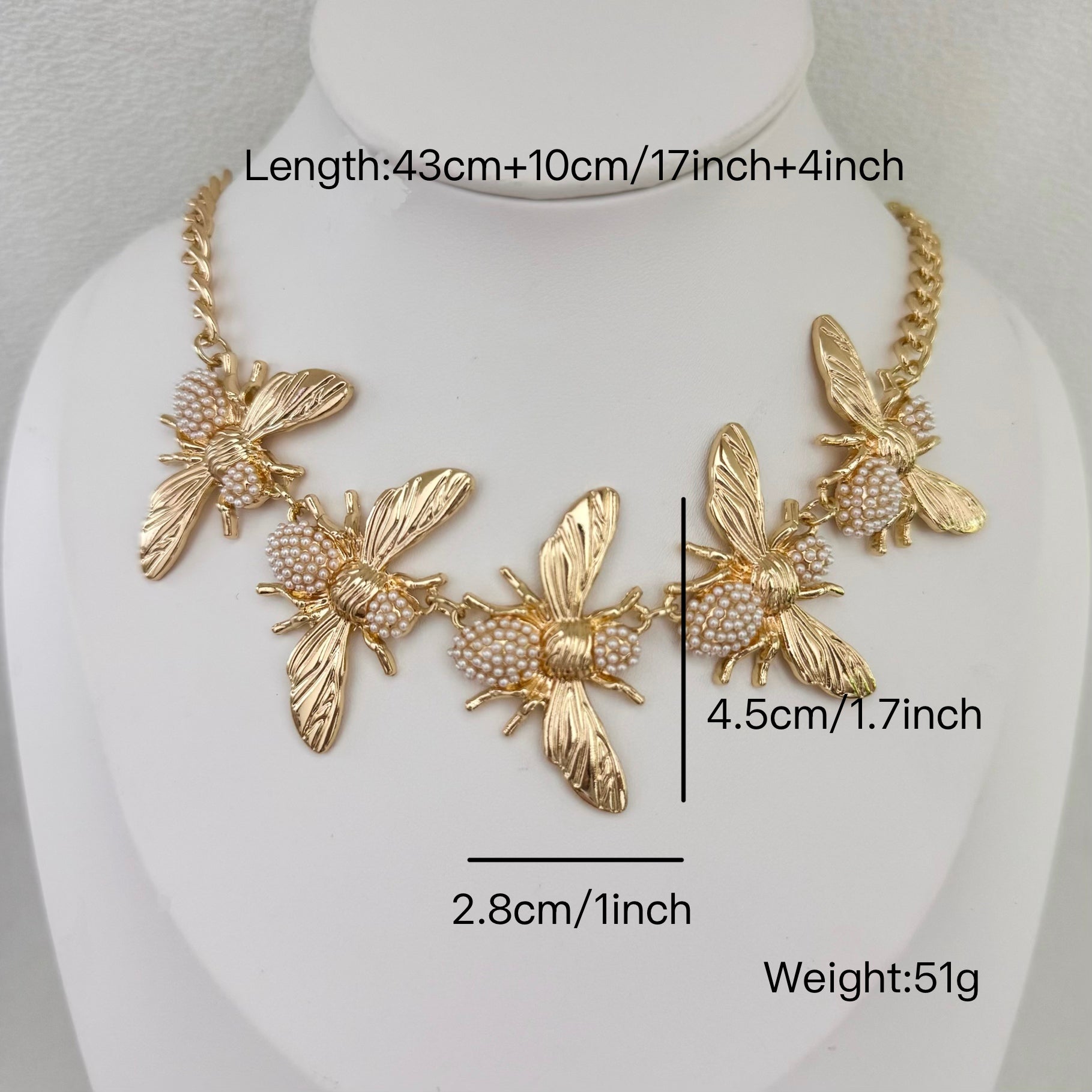Bee Statement Pearl Necklace