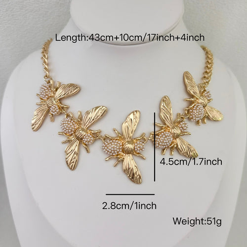 Bee Statement Pearl Necklace